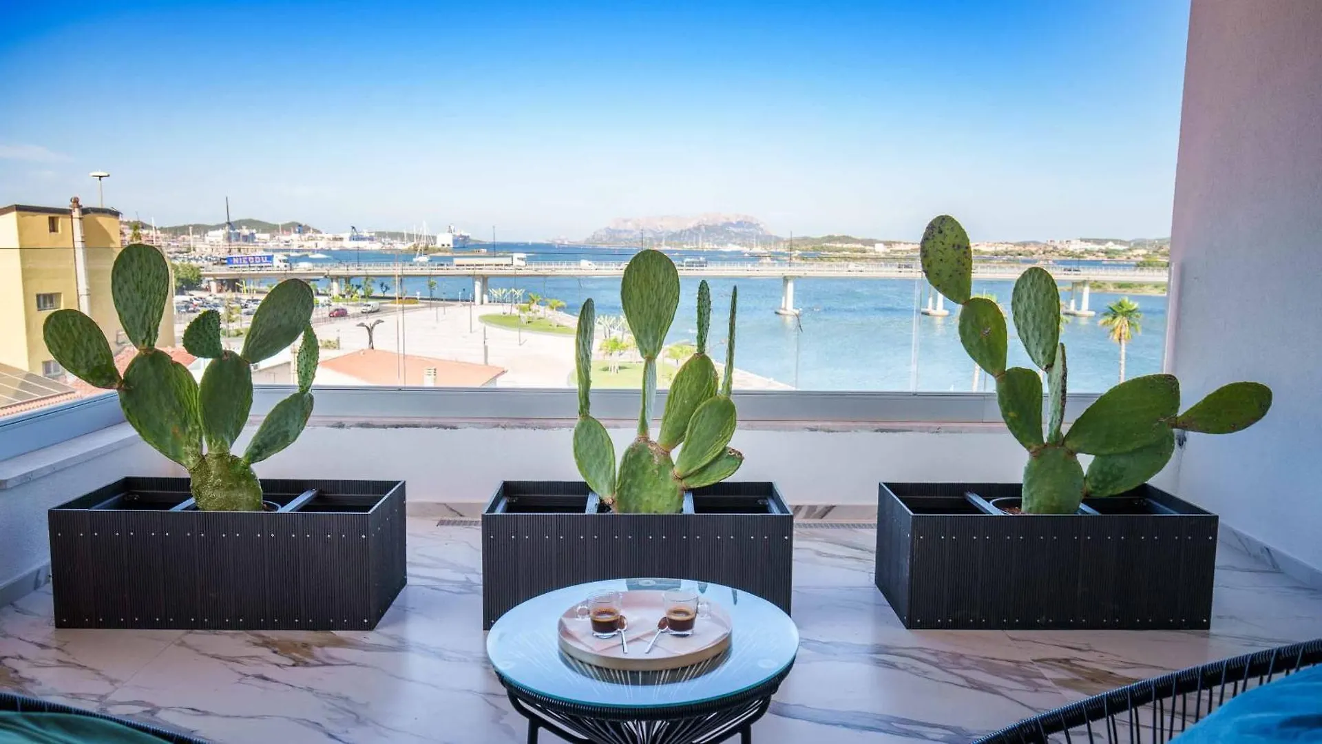 Welcomely - Affittacamere Seamphony Light Rooms Olbia 0*,  Italy